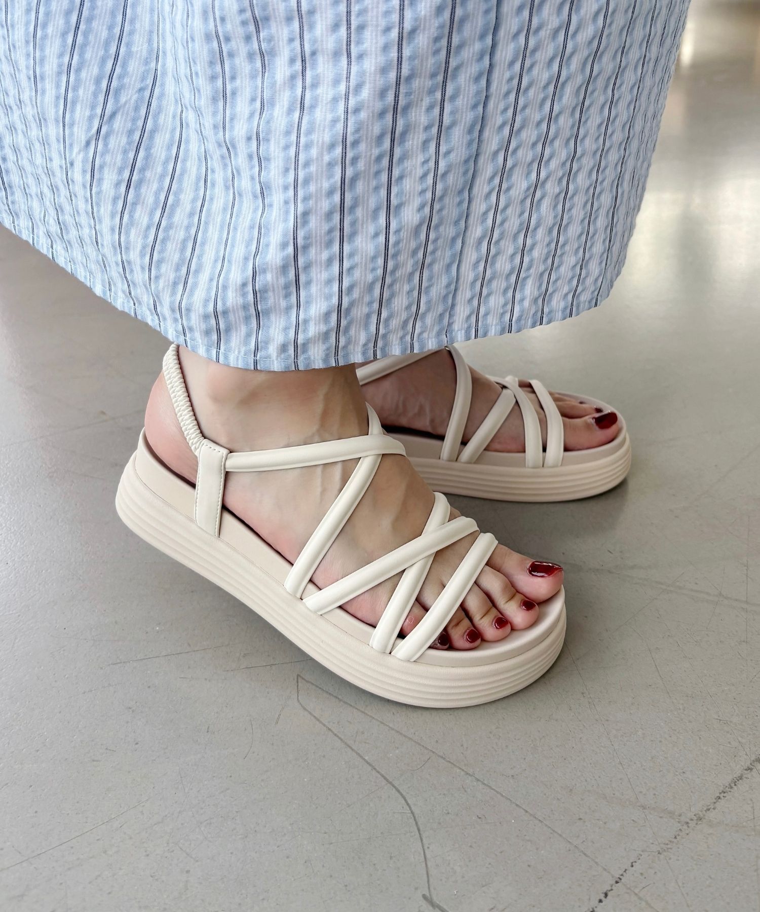 ORiental TRaffic「クロスストラップ軽量ソールサンダル/51218 柔らかい フィット 人気 トレンド」|サンダル|BEIGE