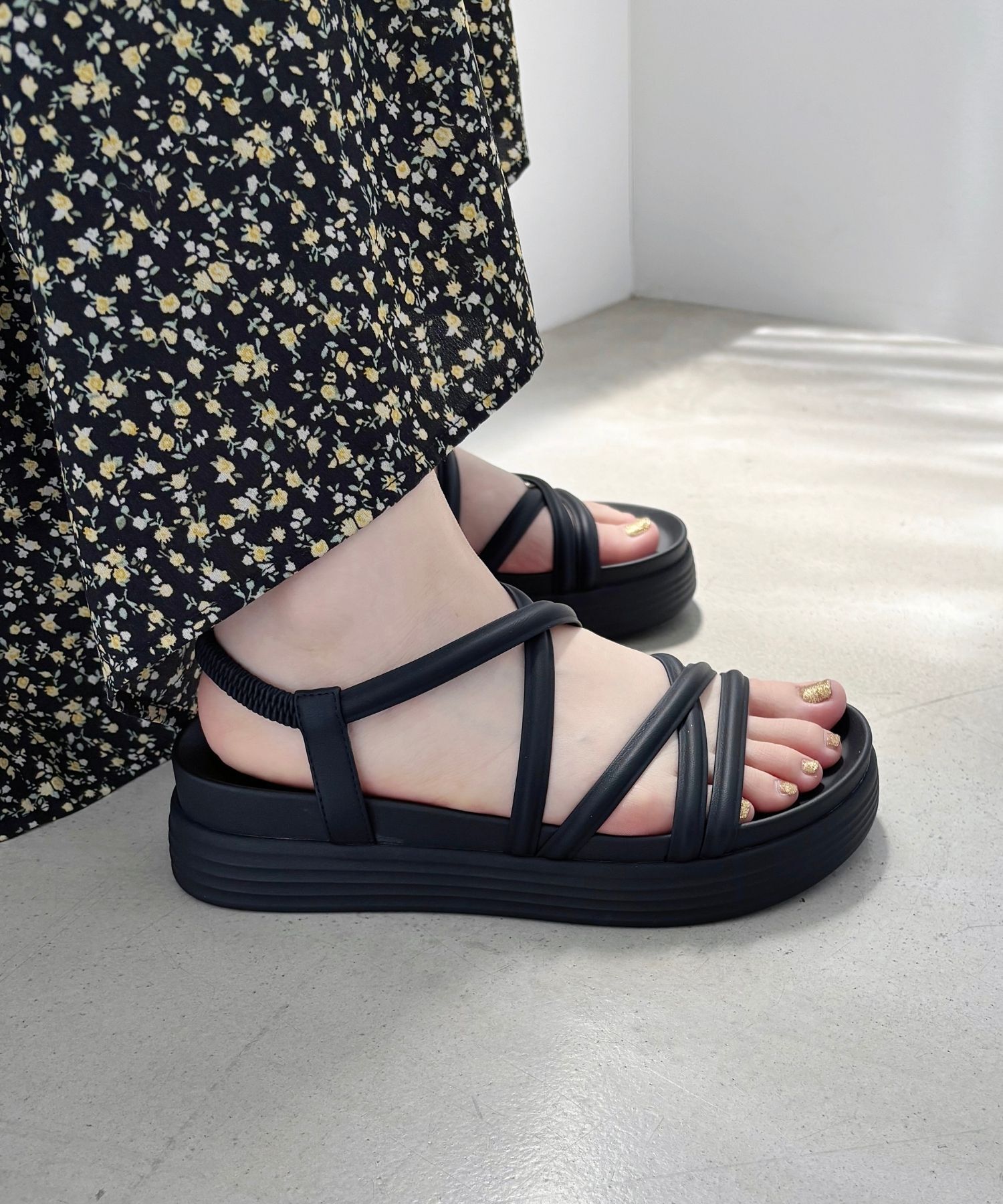 ORiental TRaffic「クロスストラップ軽量ソールサンダル/51218 柔らかい フィット 人気 トレンド」|サンダル|