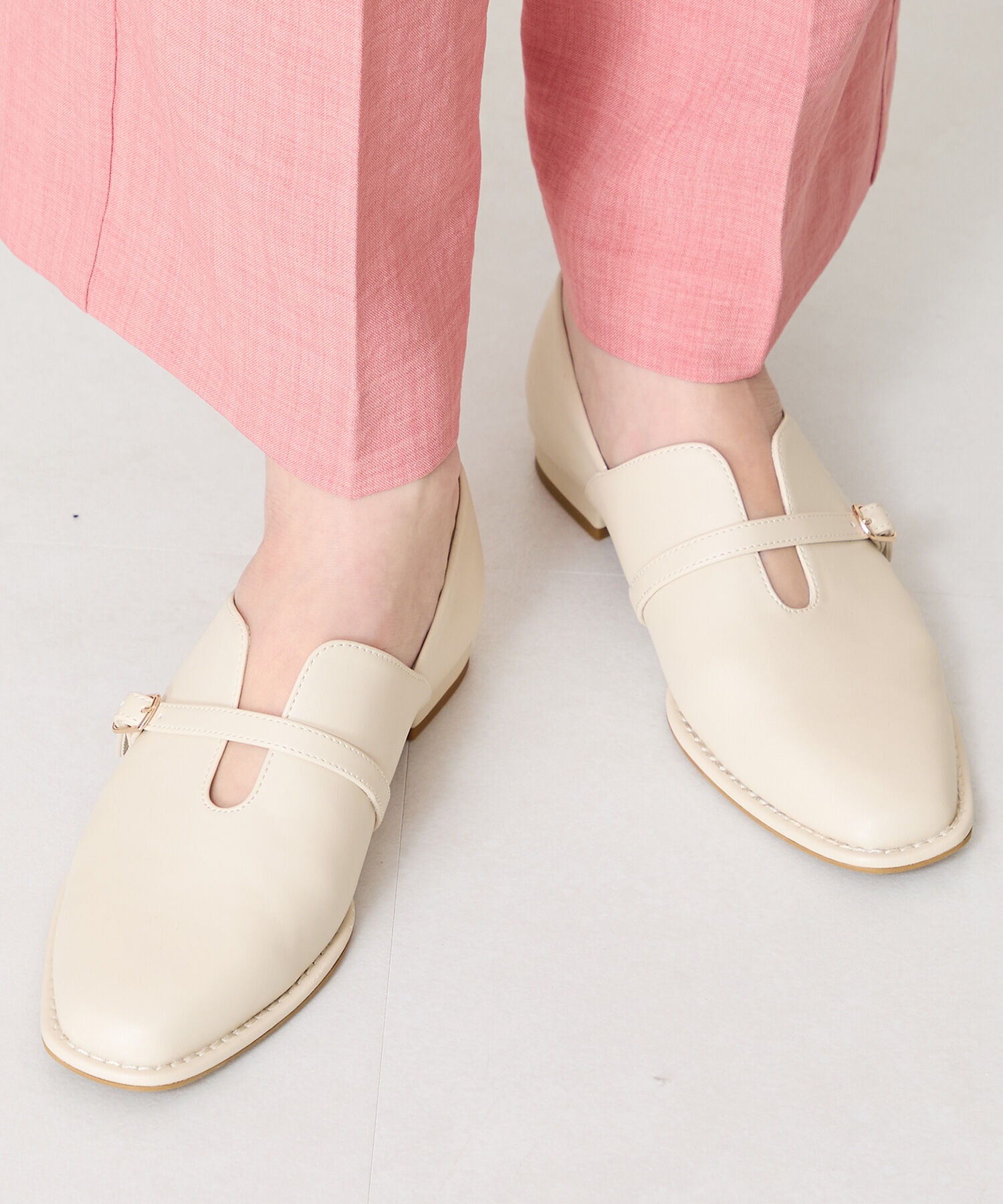 ORiental TRaffic「【WEB限定】ベルトデザインウエーブカットバブーシュ /55104 パンプス フラット 甲深 通勤靴」|パンプス|