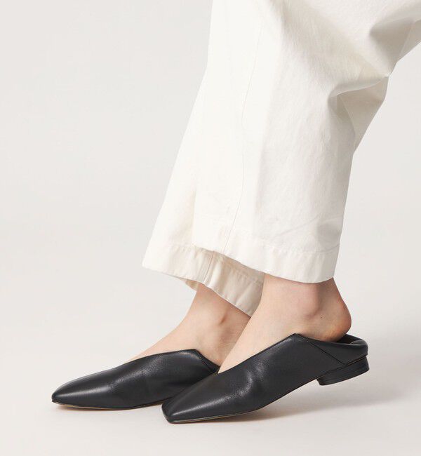 ODETTE E ODILE「オブリークスクエアトゥ フラット15&uarr;」|パンプス|