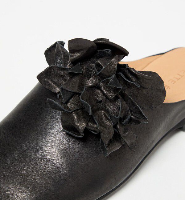 ODETTE E ODILE「コサージュミュール フラット10」|パンプス|