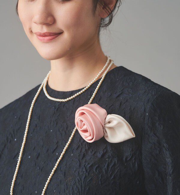 UNITED ARROWS「サテン ローズ コサージュ」|ブローチ・コサージュ|PINK