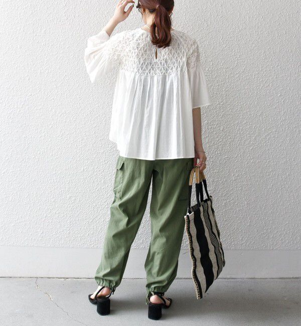 SHIPS any「SHIPS any:〈洗濯機可能〉ハンドスモッキング コットン フレア ブラウス」|シャツ・ブラウス|