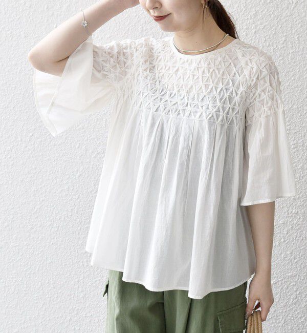 SHIPS any「SHIPS any:〈洗濯機可能〉ハンドスモッキング コットン フレア ブラウス」|シャツ・ブラウス|