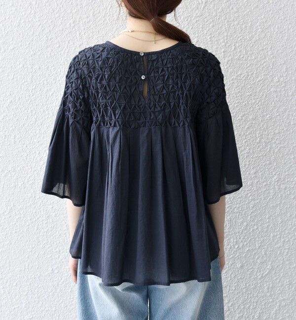 SHIPS any「SHIPS any:〈洗濯機可能〉ハンドスモッキング コットン フレア ブラウス」|シャツ・ブラウス|