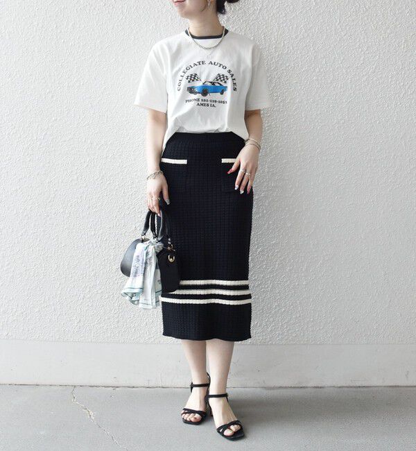 SHIPS any「【SHIPS any別注】Collegiate Pacific:〈洗濯機可能〉V ガゼット プリント & 刺繍 Tシャツ」|Tシャツ・カットソー|