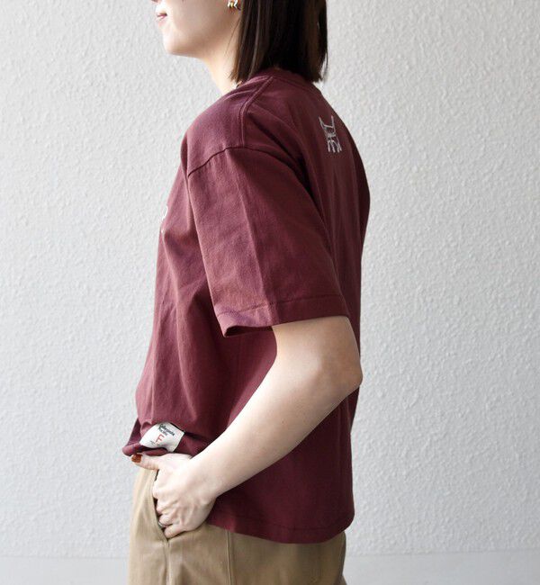 SHIPS any「【SHIPS any別注】Collegiate Pacific:〈洗濯機可能〉V ガゼット プリント & 刺繍 Tシャツ」|Tシャツ・カットソー|