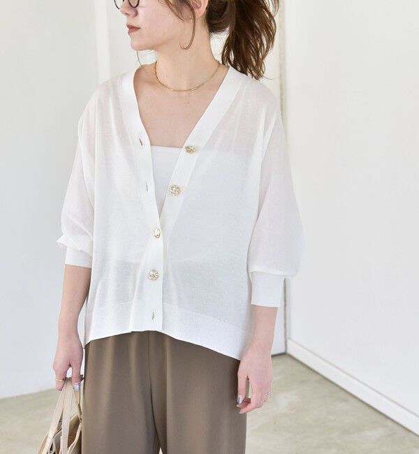 quaranciel「《予約》quaranciel:〈接触冷感/手洗い可能〉メタルボタン Vネック シアー ニット カーディガン」|カーディガン|オフホワイト
