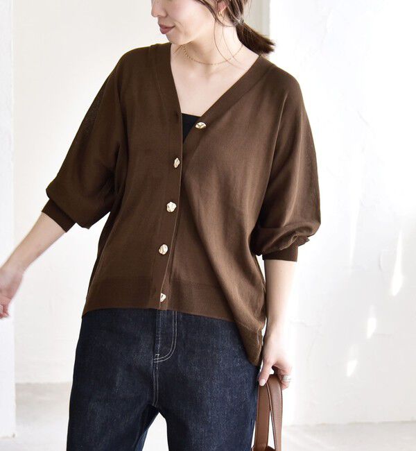 quaranciel「《予約》quaranciel:〈接触冷感/手洗い可能〉メタルボタン Vネック シアー ニット カーディガン」|カーディガン|ブラウン