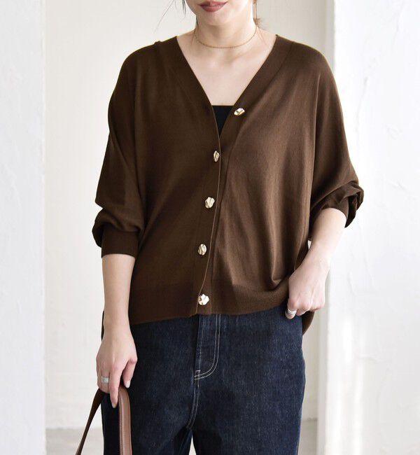 quaranciel「《予約》quaranciel:〈接触冷感/手洗い可能〉メタルボタン Vネック シアー ニット カーディガン」|カーディガン|