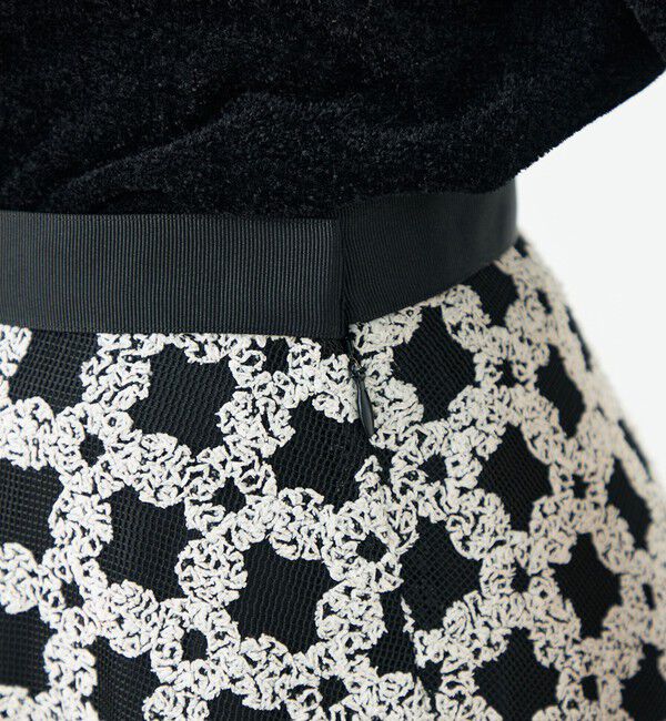 Ballsey「フラッフィーヤーンエンブロイダリー フレアスカート」|スカート|