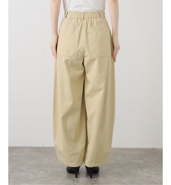 SLOBE IENA「パウダリーチノタックカーブトラウザー」|チノ|