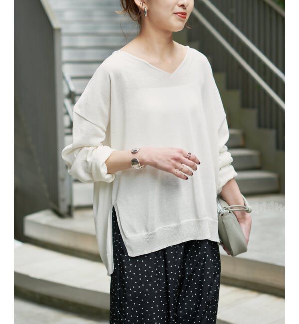 Spick and Span「ペーパーヤーンVネックルーズプルオーバー」|ニット・セーター|ホワイト