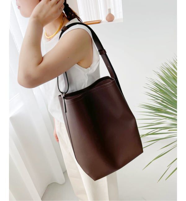  「&MYUQ/アンドミューク JUNO light」|ショルダー・メッセンジャー|ブラウン