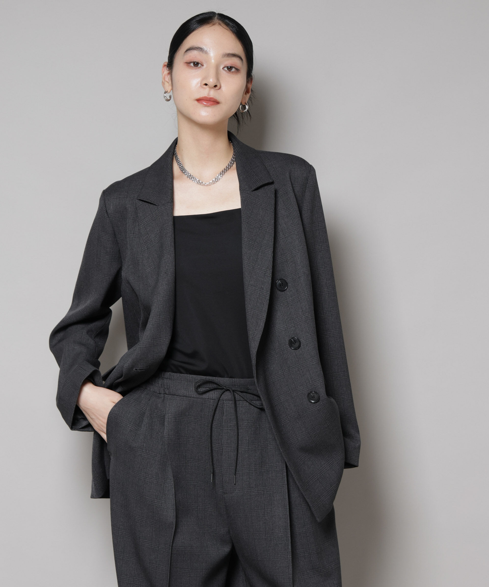 nano･universe「ストレッチサージチェックダブルジャケット(セットアップ可)」|テーラードジャケット|チャコール3