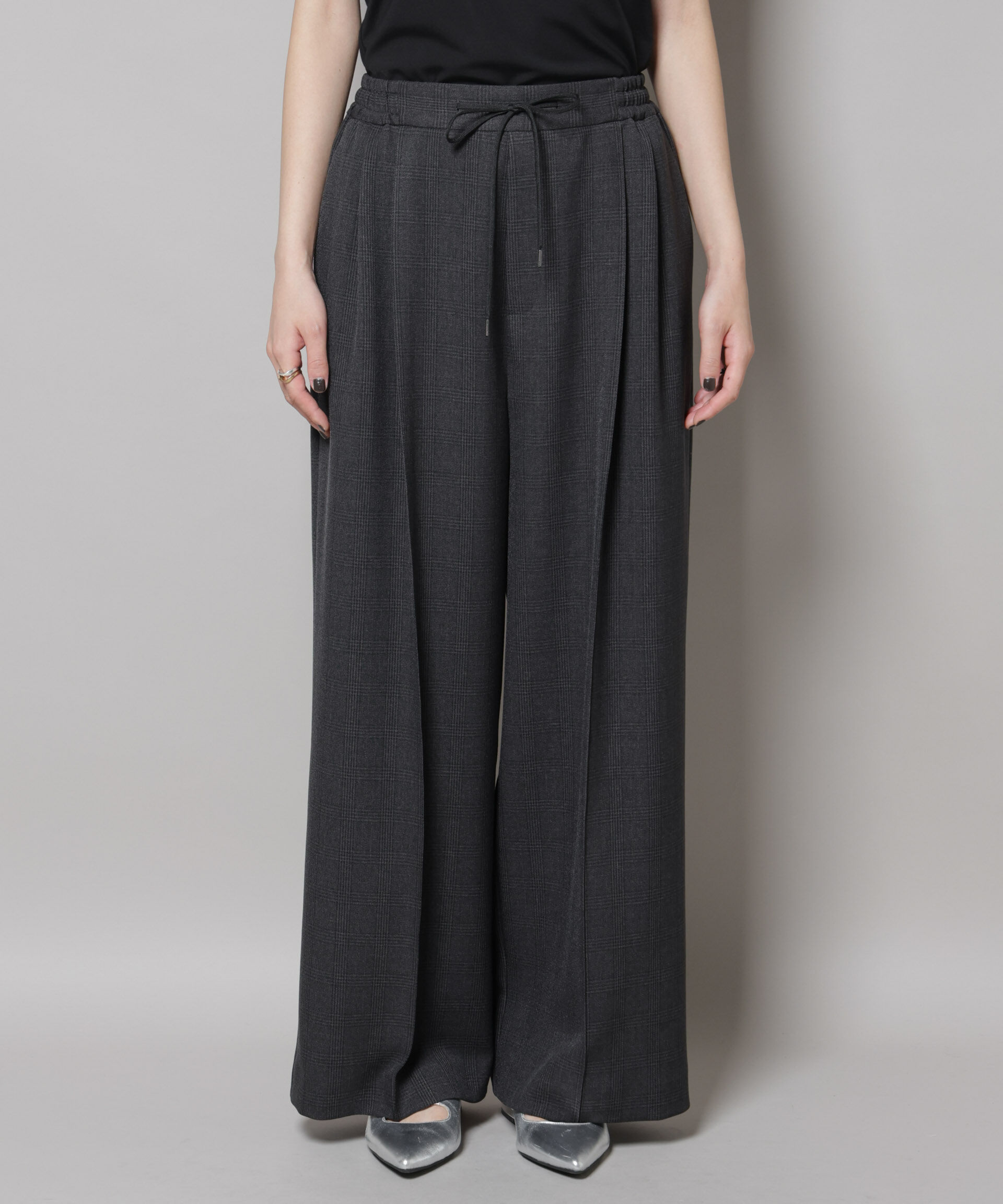 nano･universe「ストレッチサージチェックピンタックイージーワイドパンツ(セットアップ可)」|チノ|