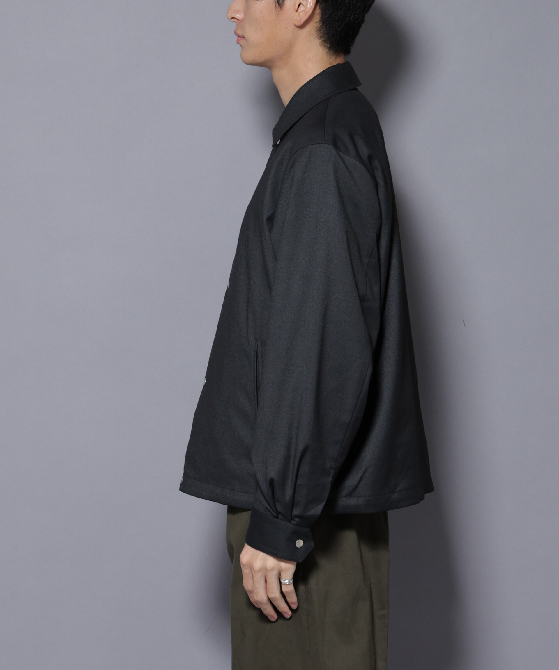 nano･universe「DELEGANTE エアリーサキソニーコーチジャケット」|ブルゾン・スタジャン|