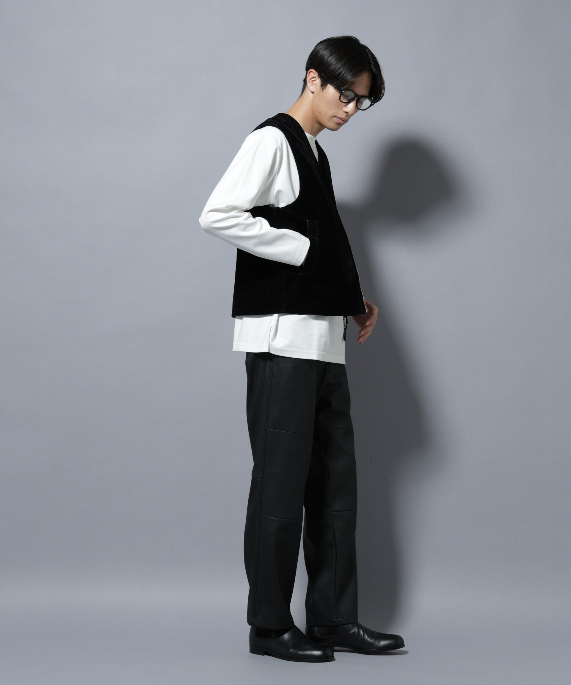 nano･universe「ヴィンテージライクフェイクレザー ダブルニーテーパードパンツ」|チノ|