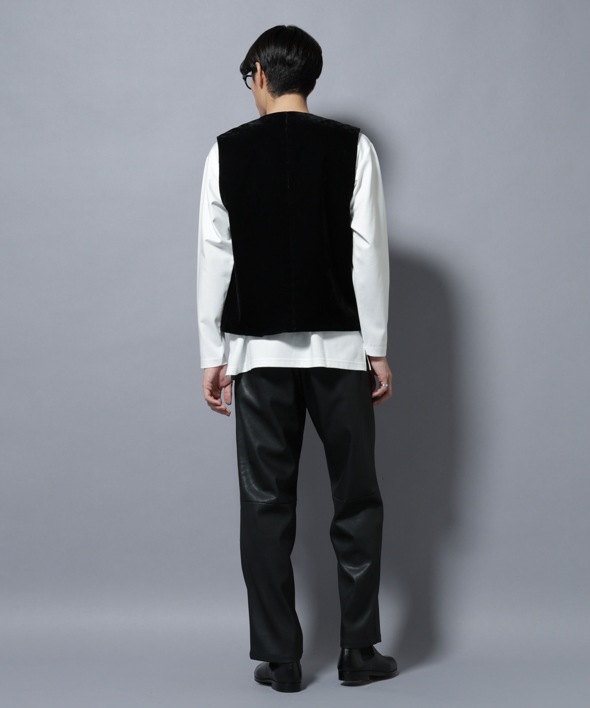 nano･universe「ヴィンテージライクフェイクレザー ダブルニーテーパードパンツ」|チノ|