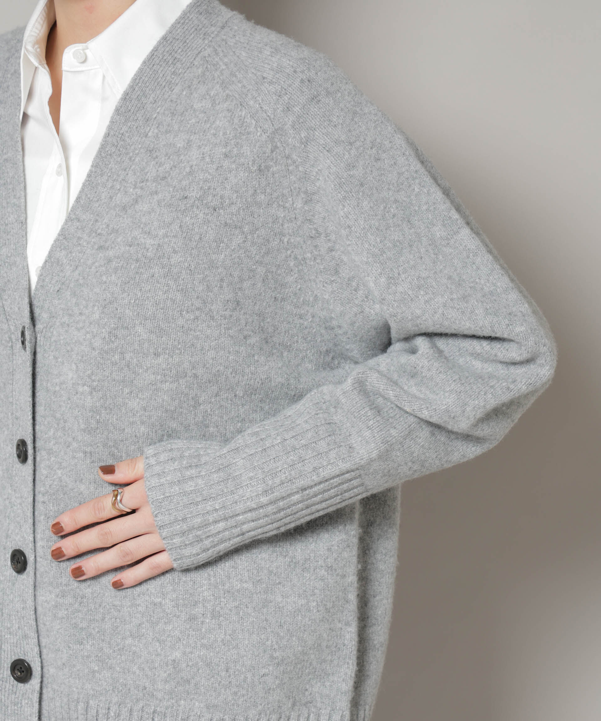 nano･universe「AQUAウールカシミヤVネックカーディガン」|ニット・セーター|