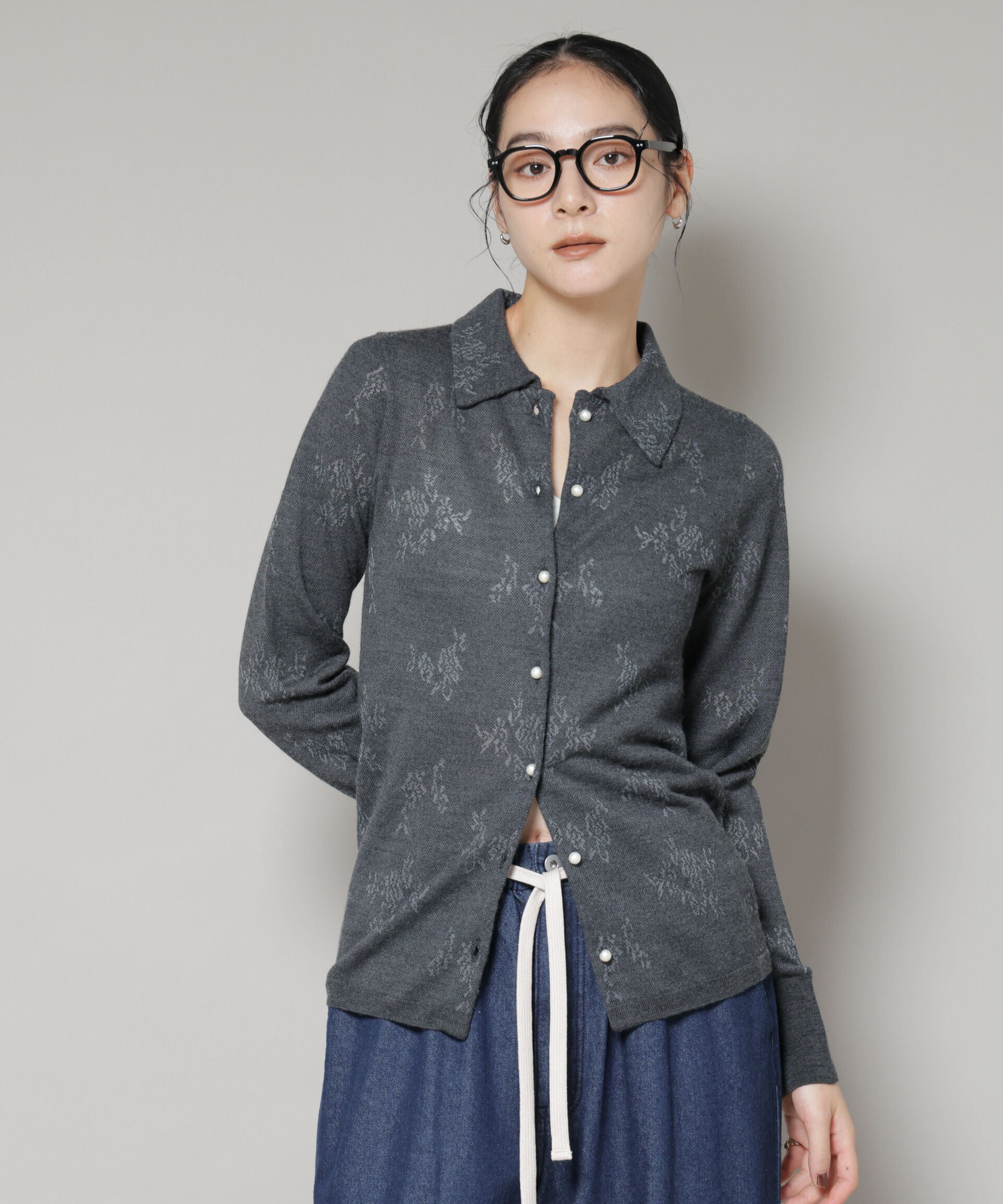 nano･universe「レースジャカード長袖ポロカーディガン」|ニット・セーター|チャコール3