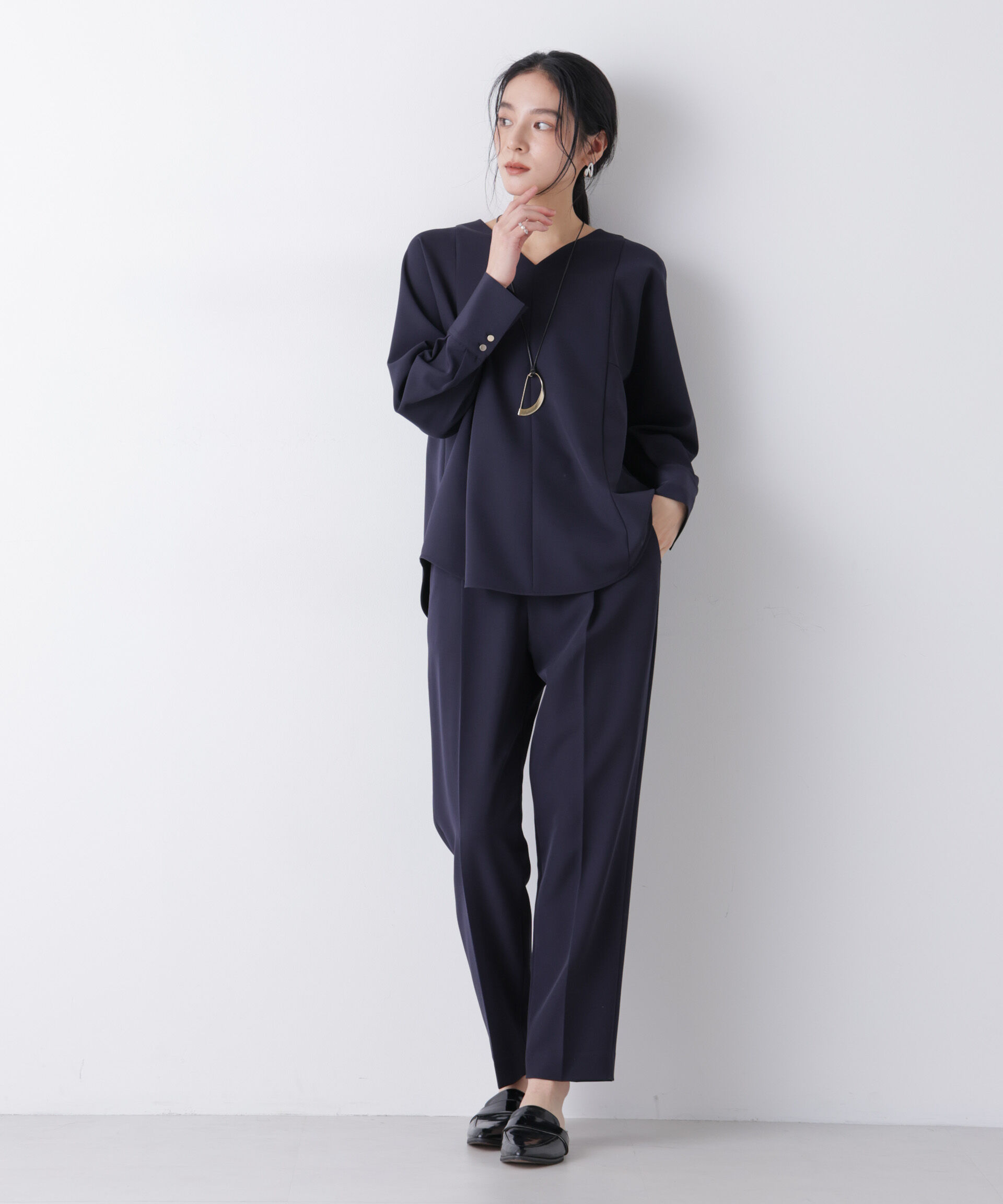 nano･universe「デイリーファンクション タックテーパードパンツ(セットアップ可)」|チノ|