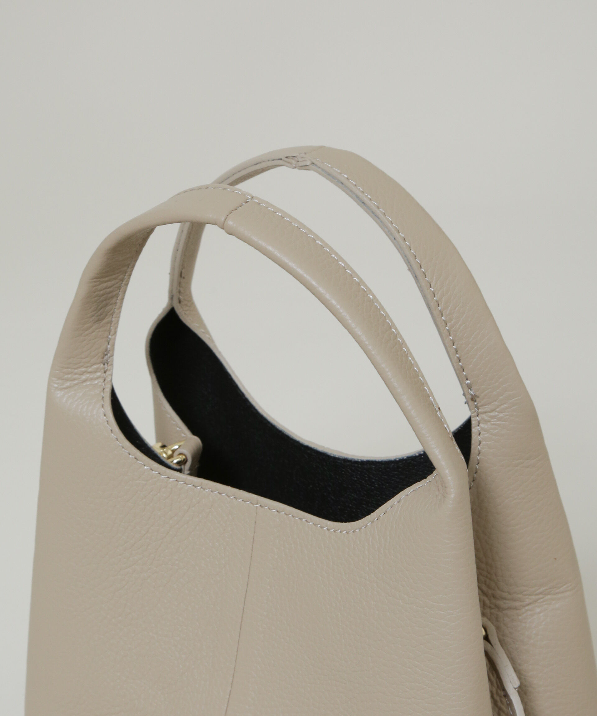 nano･universe「AULENTTI/レザーインポーチトート」|ショルダー・メッセンジャー|