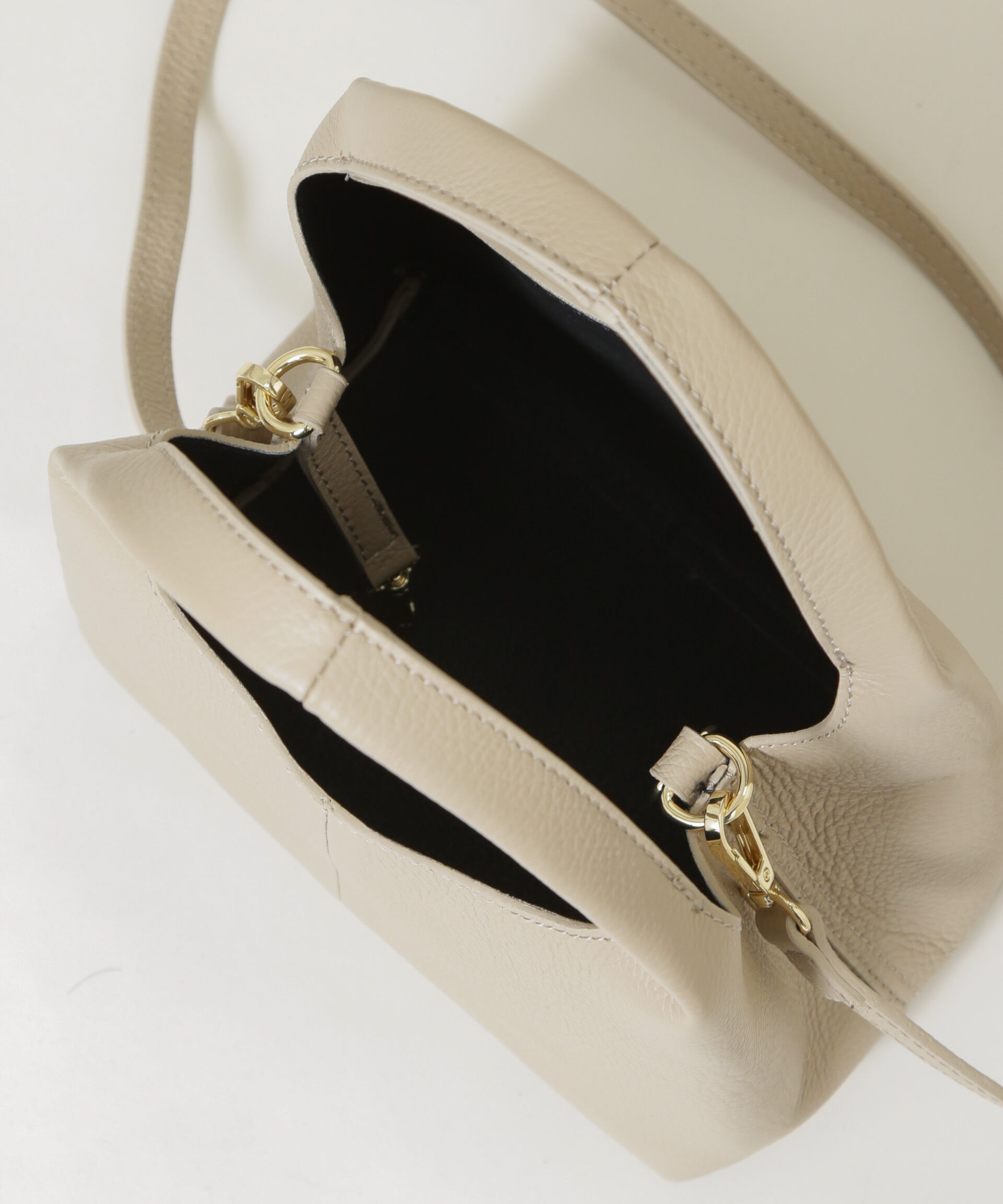 nano･universe「AULENTTI/レザーインポーチトート」|ショルダー・メッセンジャー|