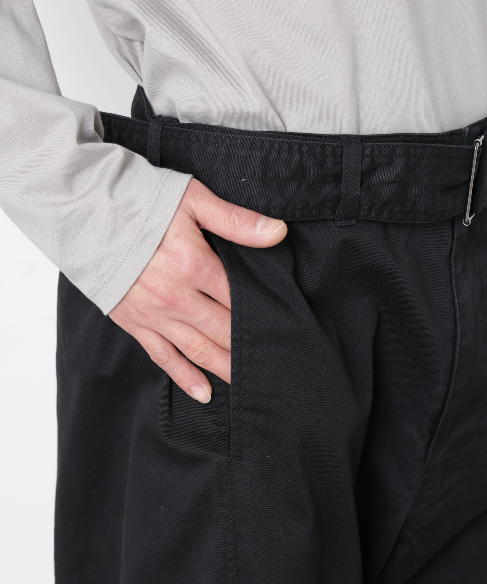 nano･universe「｢ASSEMBLANC｣ベルテッド3Dパンツ」|チノ|