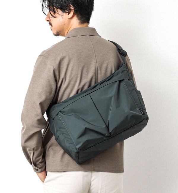 NOLLEY'S goodman「【SML/エスエムエル】別注ヘルメットショルダーバッグM」|ショルダー・メッセンジャー|グリーン