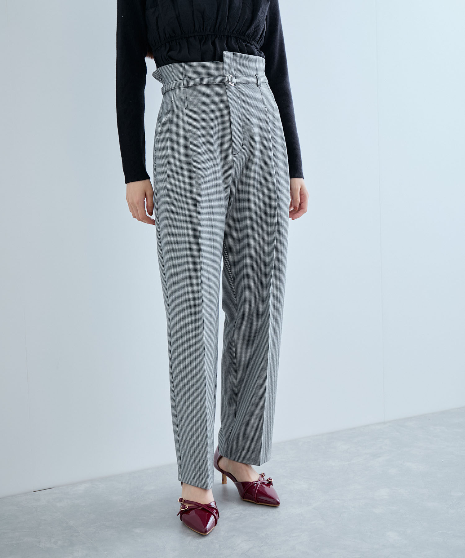 VIS「【美warm】ストレッチベルト付きハイウエストテーパードパンツ【アンチピリング/防シワ/洗える】」|チノ|