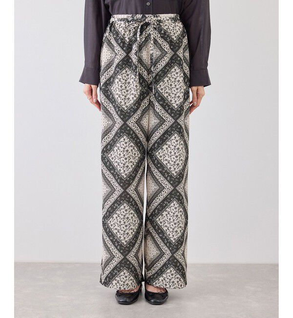 Rope&rsquo;Picnic「スカーフ柄イージーパンツ」|チノ|