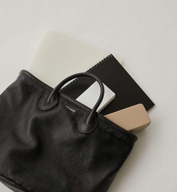  「《本革/ペットボトル並みの軽さ》【Seaudeux/セアウ】レザートートバッグ」|トートバッグ|