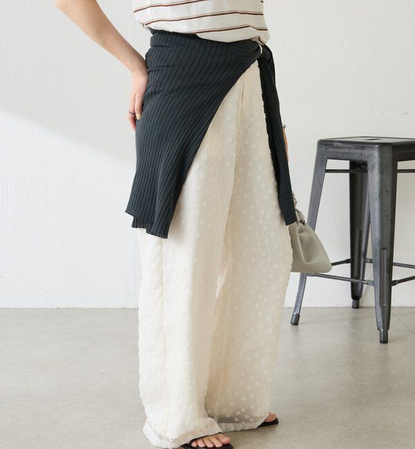  「【着映えデザイン】立体フラワーシアーワイドパンツ」|チノ|