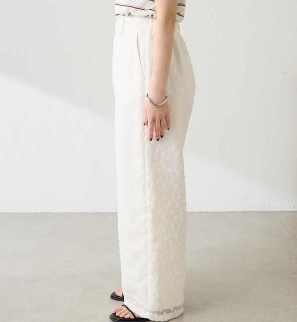  「【着映えデザイン】立体フラワーシアーワイドパンツ」|チノ|