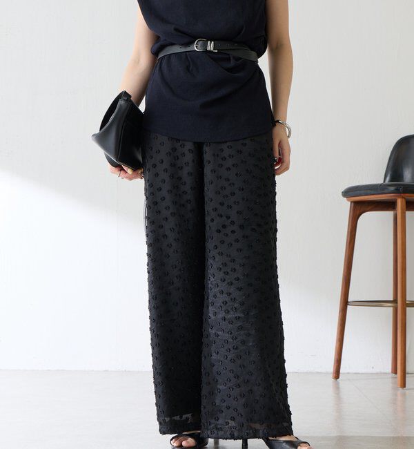  「【着映えデザイン】立体フラワーシアーワイドパンツ」|チノ|