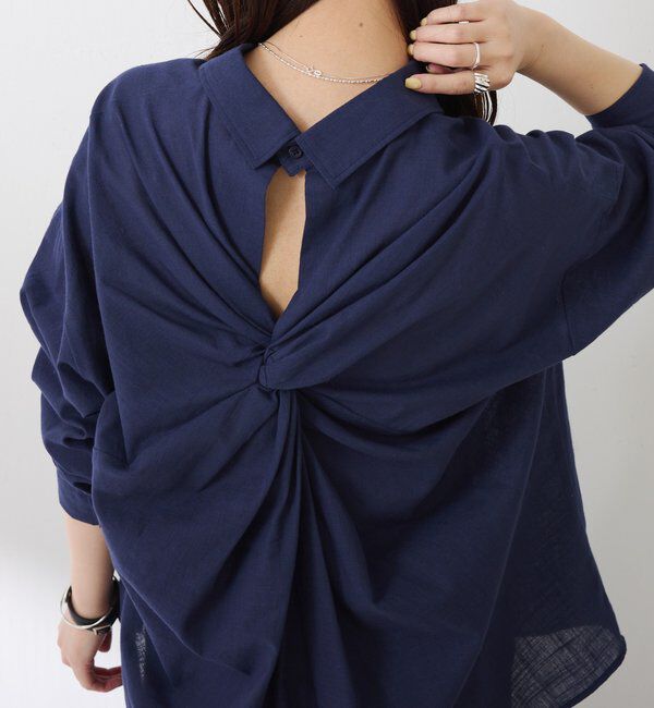  「【涼しく着れる】麻混バックツイストシャツ」|シャツ・ブラウス|ネイビー