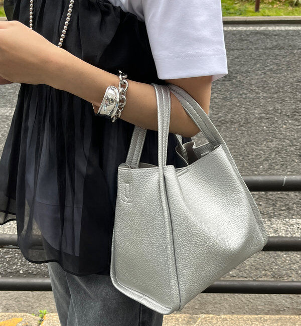  「【ベストセラーアイテム】ミニショルダー付ソフトレザー調ミニバッグ」|トートバッグ|シルバー
