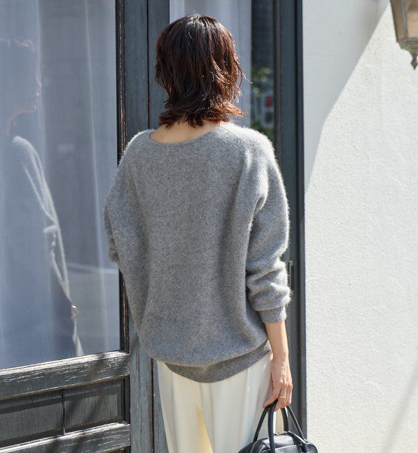  「【抜け感シルエット】ヘアリーウール片畦Vネックニット」|ニット・セーター|