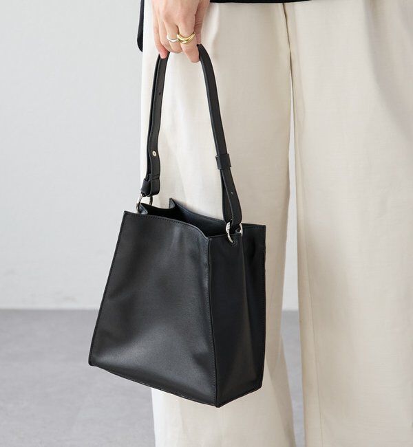  「【5段階の長さ調節可能】スムース牛革スクエアショルダー」|ショルダー・メッセンジャー|