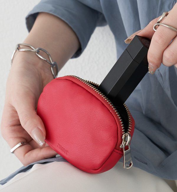  「ソフトレザーカラビナ付き横長ポーチ」|その他|レッド