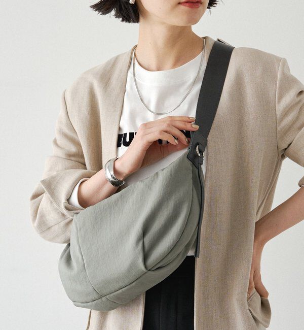  「ナイロンバナナボディバッグ」|ショルダー・メッセンジャー|オリーブ