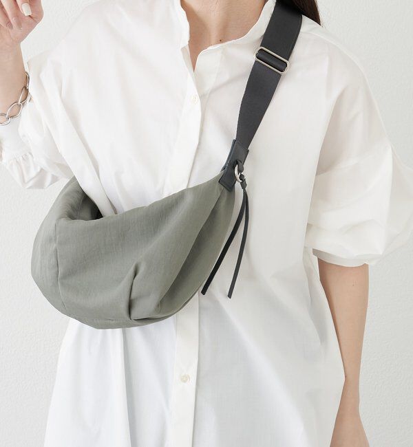  「ナイロンバナナボディバッグ」|ショルダー・メッセンジャー|