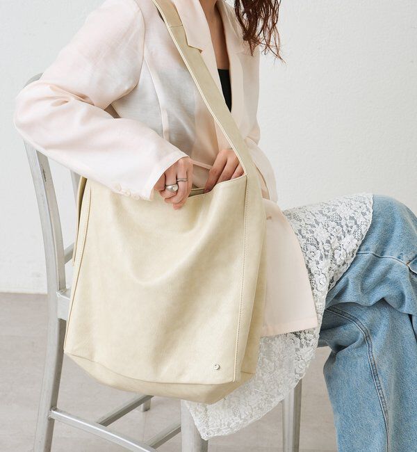  「チャーム付きベルトショルダーBAG」|トートバッグ|オフホワイト