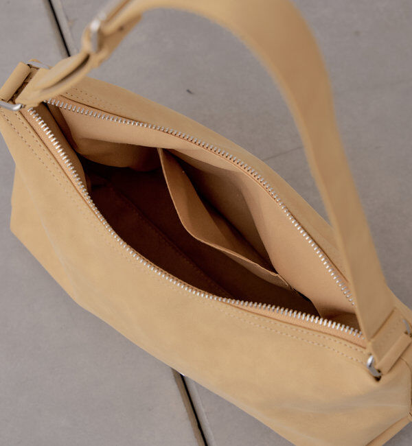  「【500mlペットボトル収納可】チャーム付きミディアムバッグ」|ショルダー・メッセンジャー|