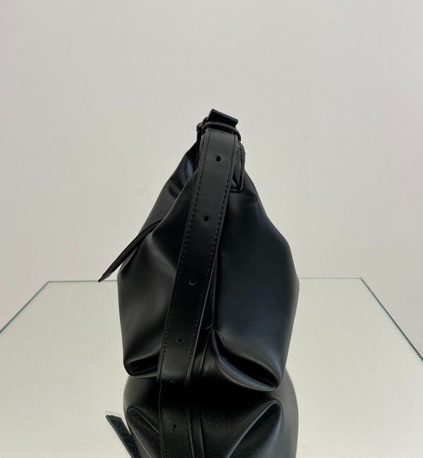  「【新色キャメル/人気のため再入荷/軽量/大容量】ロールハンドルバッグ」|トートバッグ|