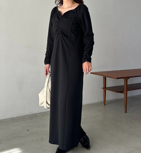  「【低身長サイズあり】ウェーブネックギャザーワンピース」|ワンピース|