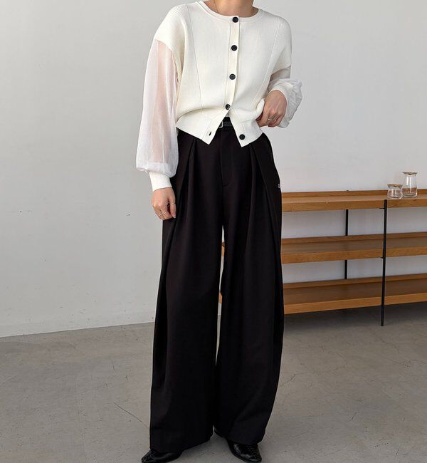  「〈C.L〉レザーベルト付変形タックパンツ」|チノ|