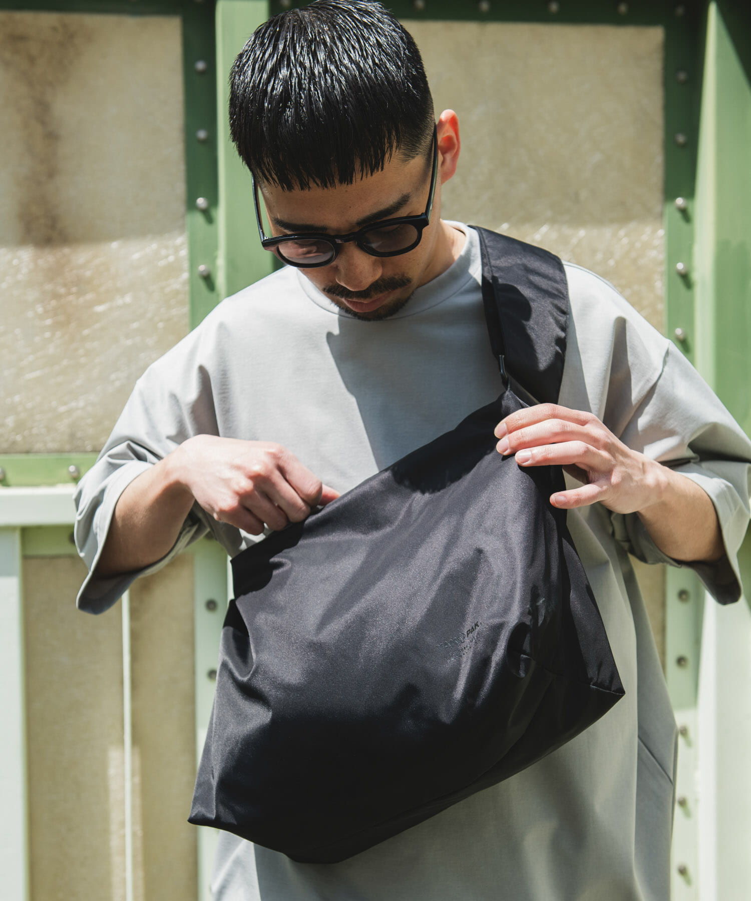 URBAN RESEARCH DOORS「『撥水』『別注』YAKPAK&times;DOORS　SHOULDER BAG M」|ショルダー・メッセンジャー|