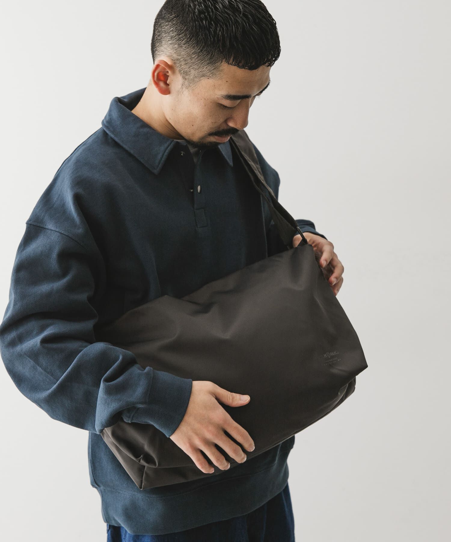 URBAN RESEARCH DOORS「『撥水』『別注』YAKPAK&times;DOORS　SHOULDER BAG M」|ショルダー・メッセンジャー|